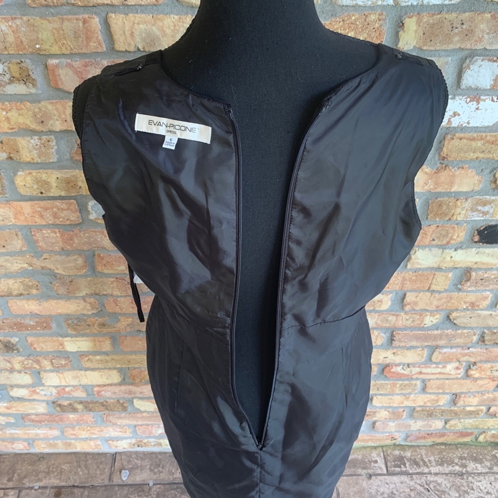 NEW Evan PiconeTextured Waves V-Neck Bishop Sheath Dress Black Size 6 $99 - Picture 11 of 15